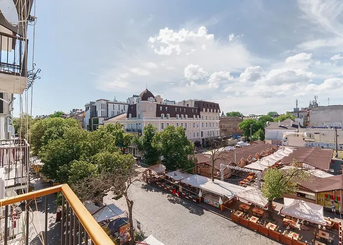 20 Deribasivska 2 Bedrooms * Odessa