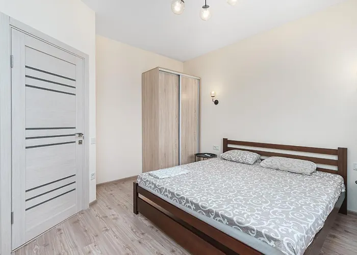 20 Deribasivska 2 Bedrooms * Odessa