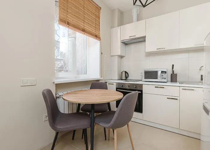 20 Deribasivska 2 Bedrooms * Odessa