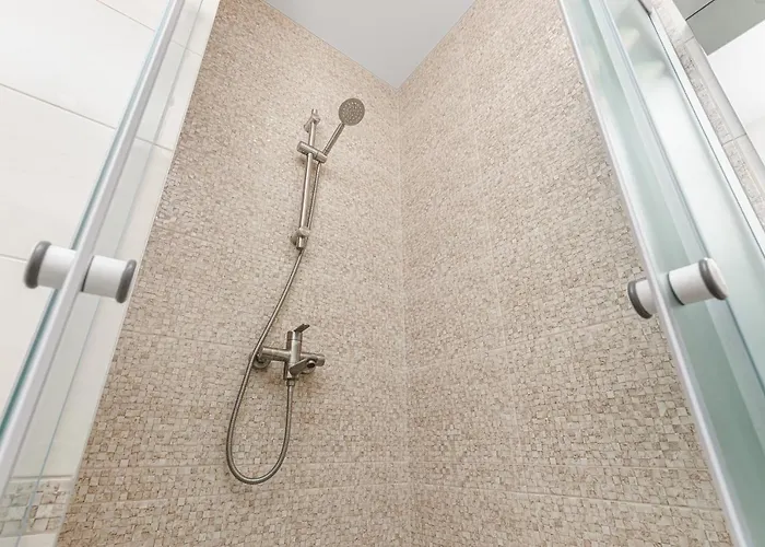 20 Deribasivska 2 Bedrooms