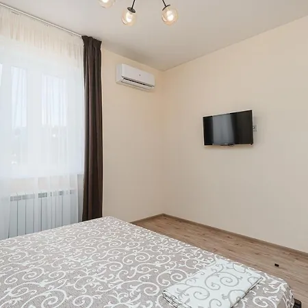 20 Deribasivska 2 Bedrooms *