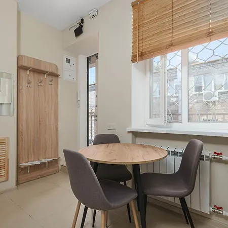 20 Deribasivska 2 Bedrooms * Odessa