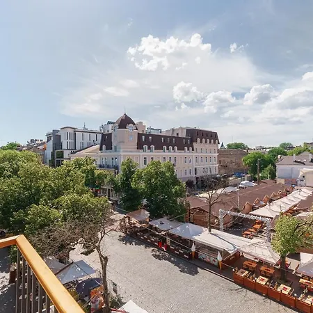 20 Deribasivska 2 Bedrooms * Odessa